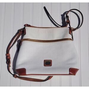 Dooney & Bourke white pebble leather shoulder crossbody hand bag. Gorgeous bag!!